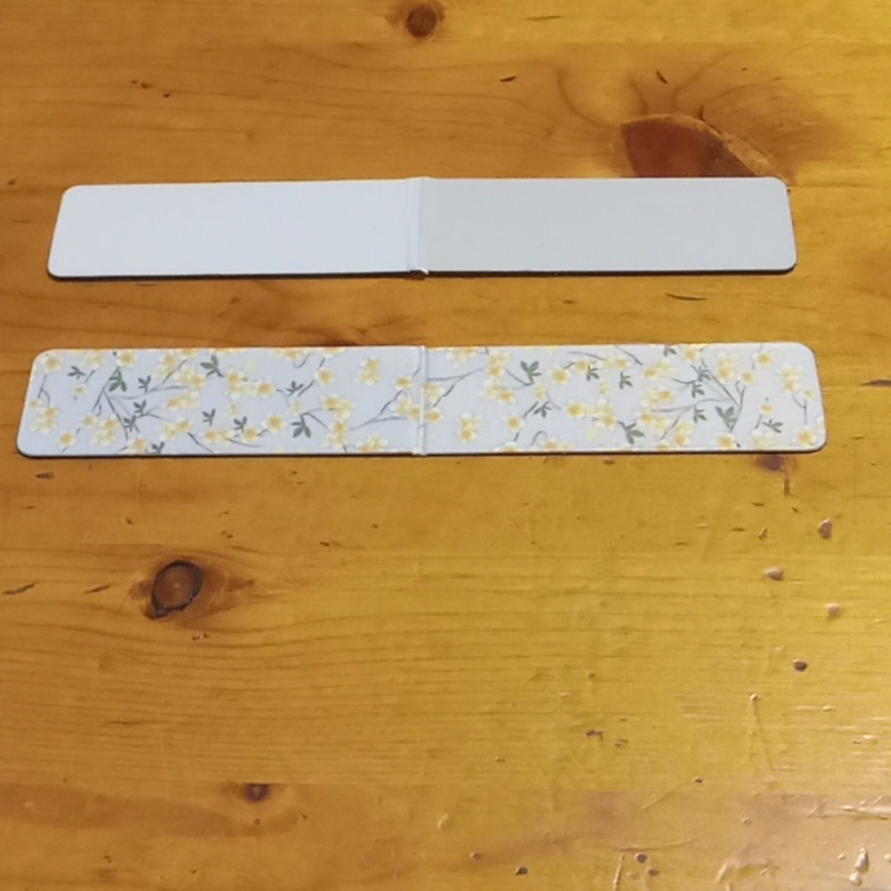 Magnetic Bookmarks Choose One Set (2 Bookmarks) - Picture 3 of 4